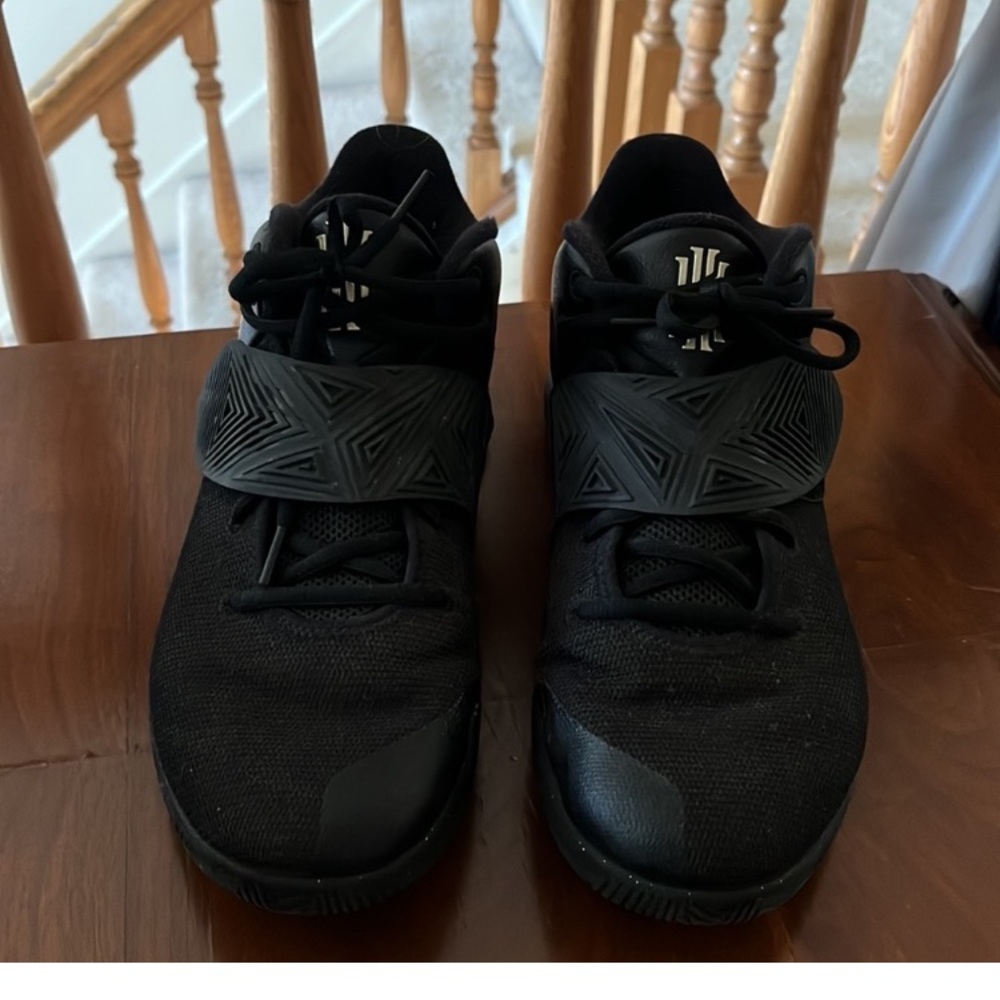 Nike Kyrie Flytrap - image 2